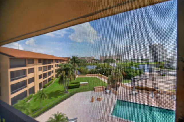 1030 Us Highway 1 413, North Palm Beach, FL 33408