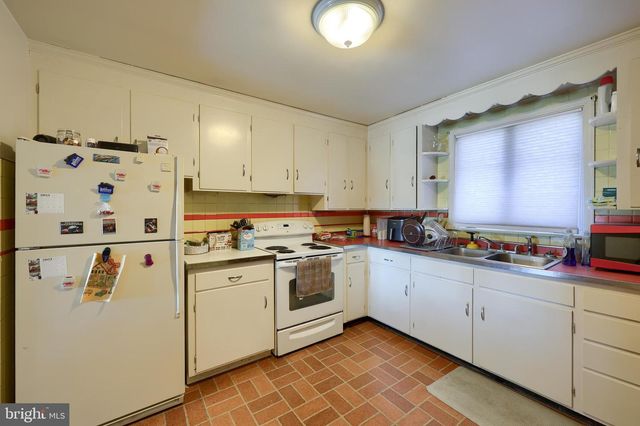 807 HIGH ST, Akron, PA 17501