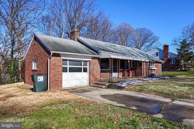 807 HIGH ST, Akron, PA 17501