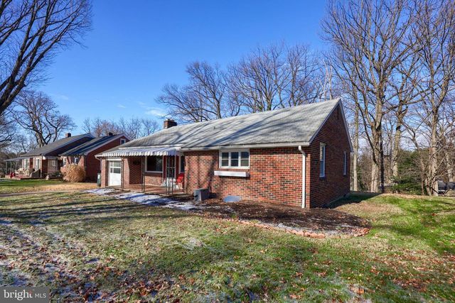 807 HIGH ST, Akron, PA 17501