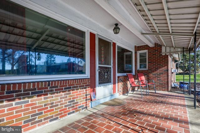 807 HIGH ST, Akron, PA 17501