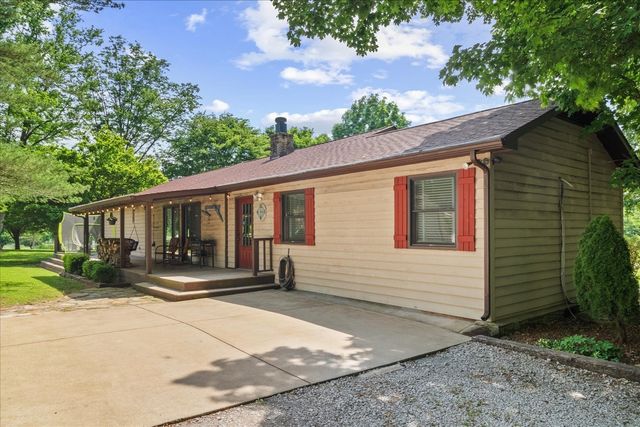 203 Terry Ln, Cornersville, TN 37047