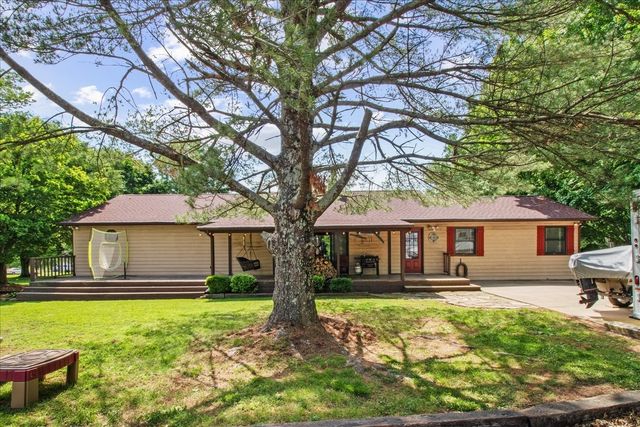 203 Terry Ln, Cornersville, TN 37047