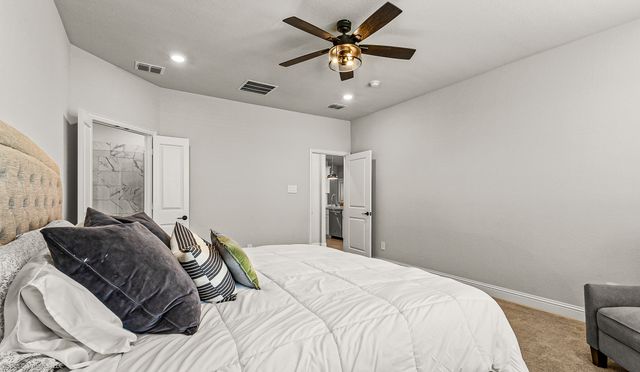 904 Vineyard Way, Forney, TX 75126