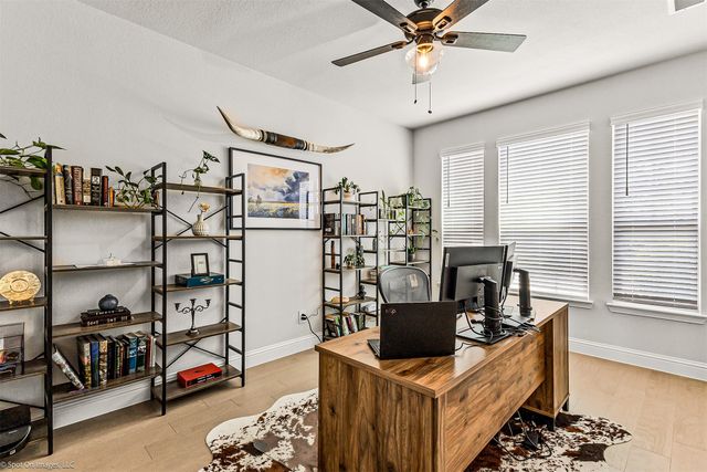 904 Vineyard Way, Forney, TX 75126