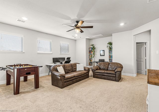 904 Vineyard Way, Forney, TX 75126