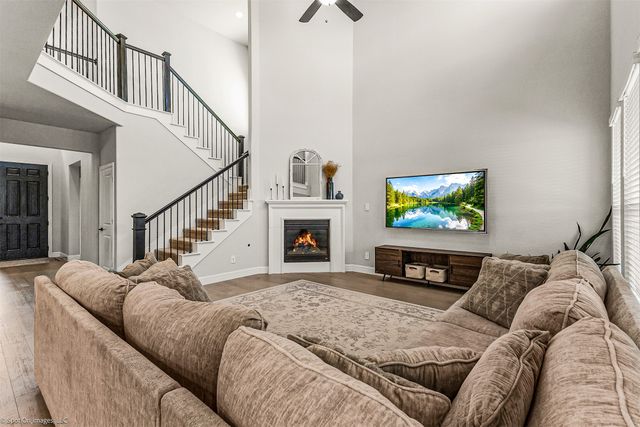 904 Vineyard Way, Forney, TX 75126