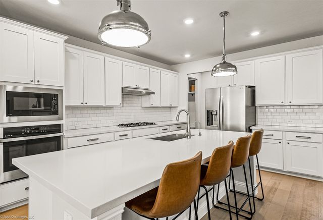 904 Vineyard Way, Forney, TX 75126