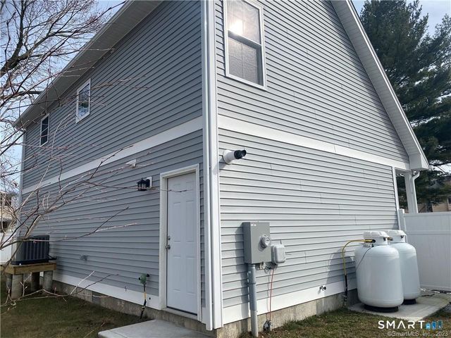 8 Svea Avenue C, Branford, CT 06405