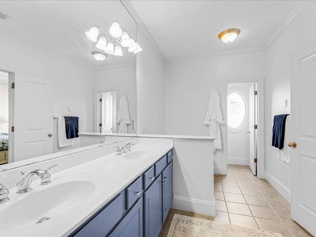 148 W Ridge Way, Roswell, GA 30076