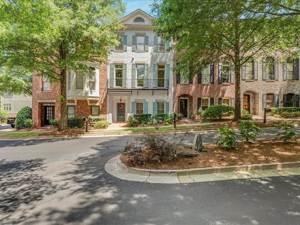 148 W Ridge Way, Roswell, GA 30076