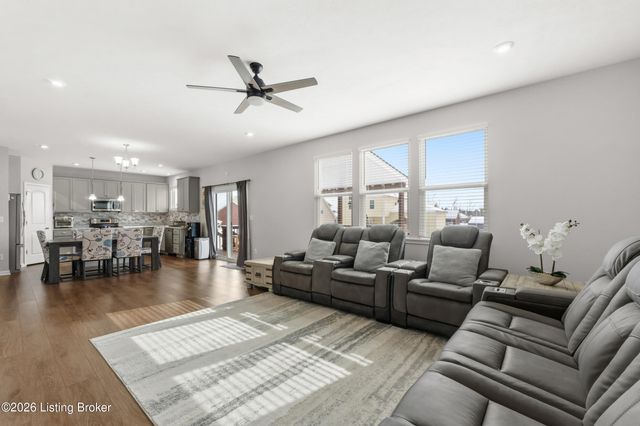 518 Williamsburg Dr, Mt Washington, KY 40047