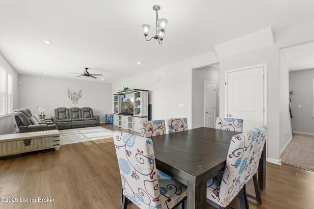 518 Williamsburg Dr, Mt Washington, KY 40047