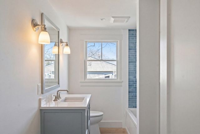 10 Winthrop Avenue, Oak Bluffs, MA 02557