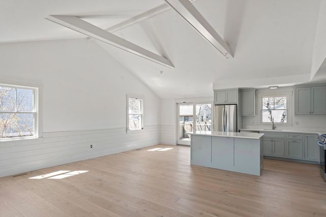 10 Winthrop Avenue, Oak Bluffs, MA 02557