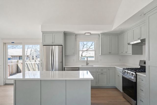 10 Winthrop Avenue, Oak Bluffs, MA 02557