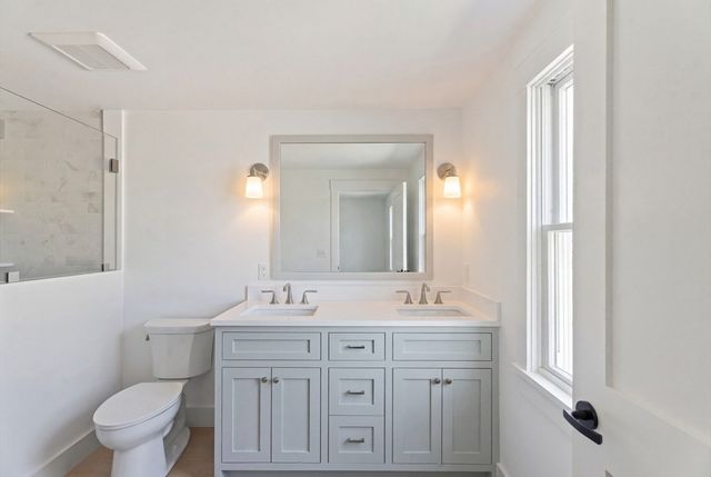 10 Winthrop Avenue, Oak Bluffs, MA 02557