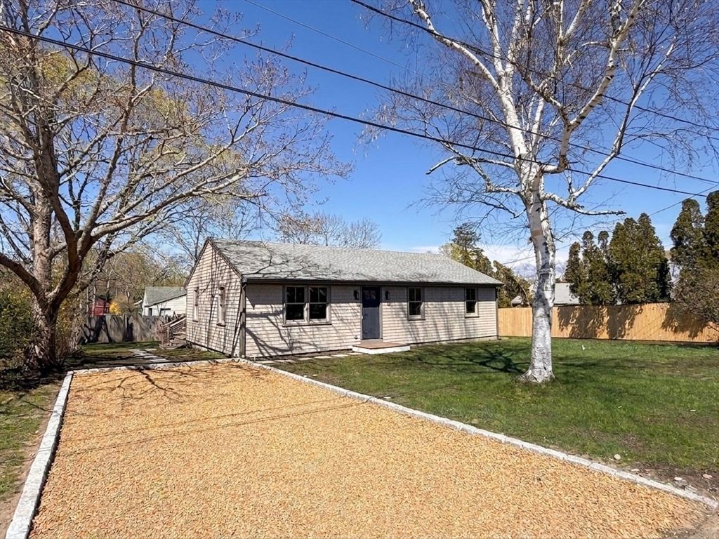 10 Winthrop Avenue, Oak Bluffs, MA 02557
