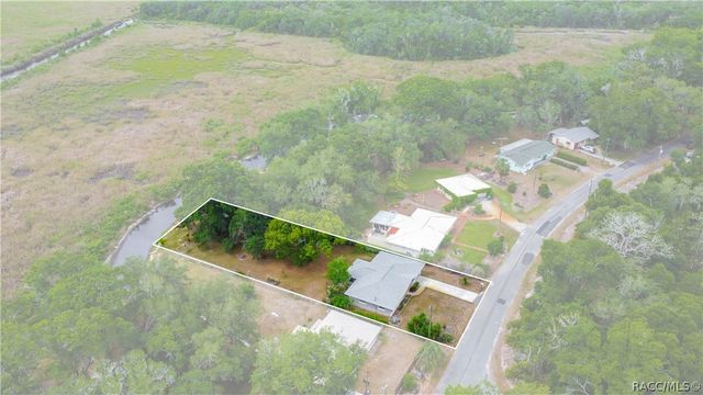 9302 E Redwood Place, Inverness, FL 34450