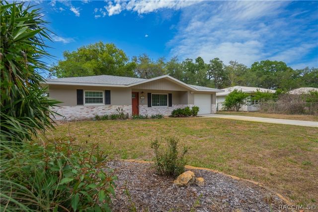 9302 E Redwood Place, Inverness, FL 34450