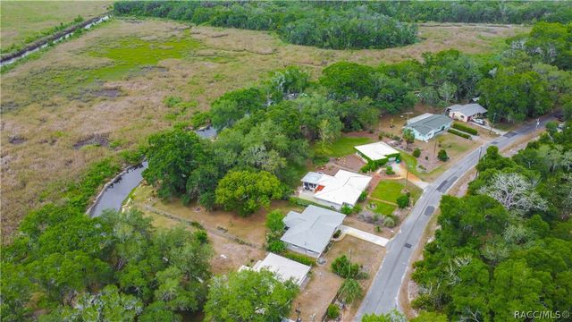 9302 E Redwood Place, Inverness, FL 34450