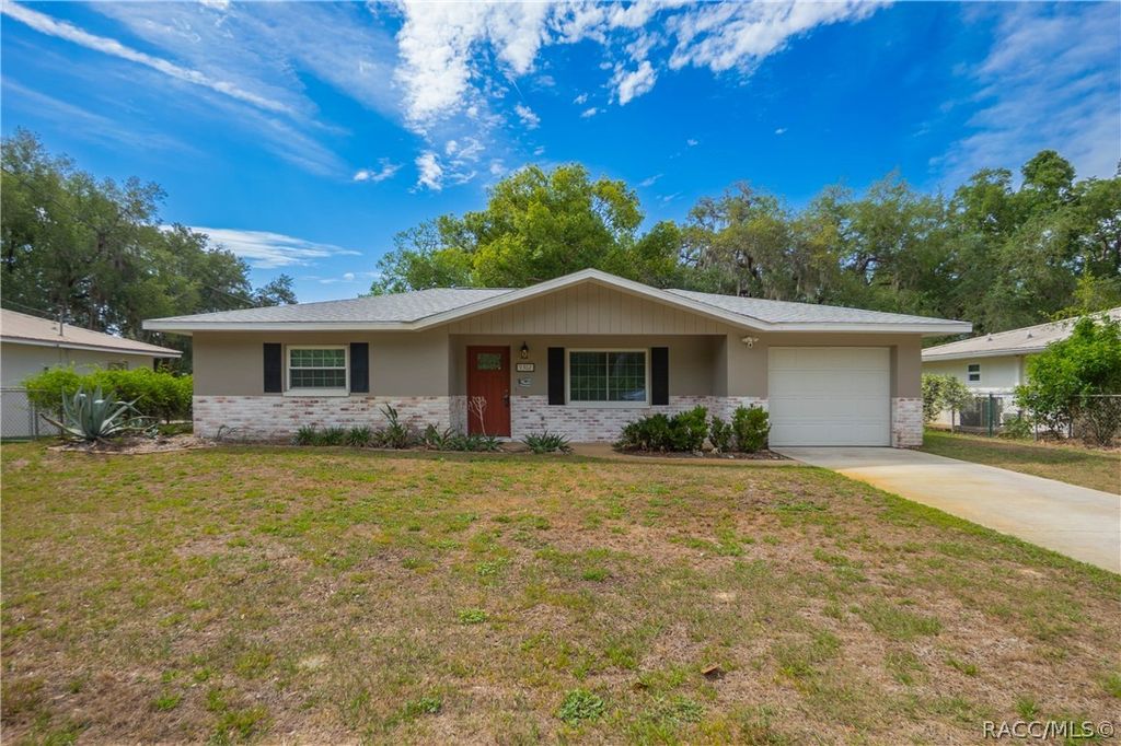 9302 E Redwood Place, Inverness, FL 34450