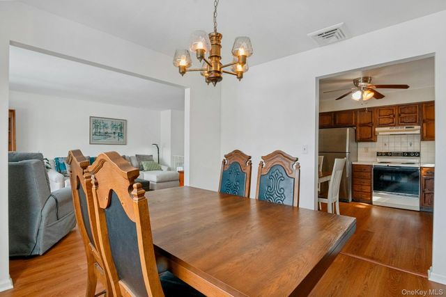 35 Lenox Avenue, Pleasantville, NY 10570