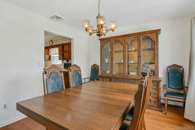 35 Lenox Avenue, Pleasantville, NY 10570