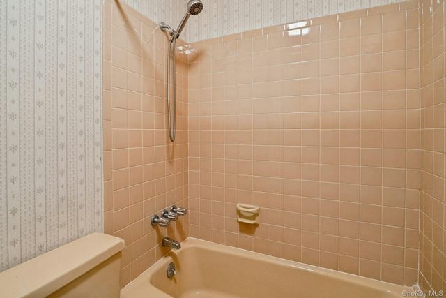 35 Lenox Avenue, Pleasantville, NY 10570