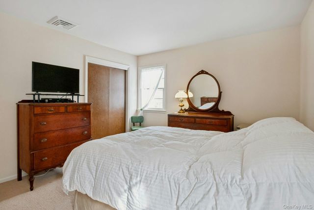 35 Lenox Avenue, Pleasantville, NY 10570