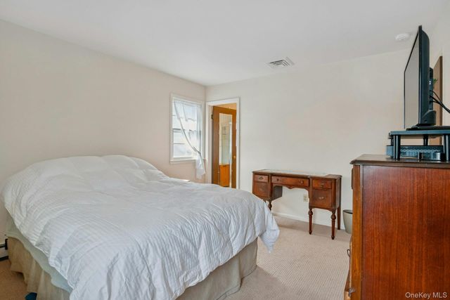 35 Lenox Avenue, Pleasantville, NY 10570