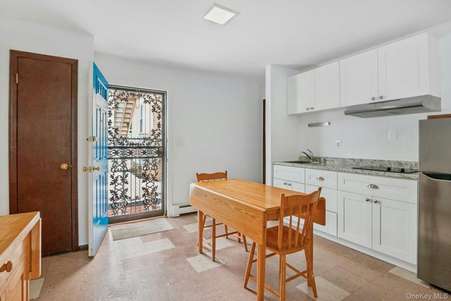 35 Lenox Avenue, Pleasantville, NY 10570