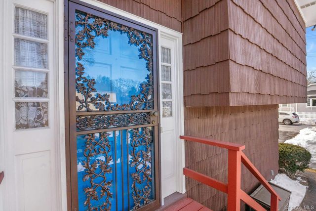 35 Lenox Avenue, Pleasantville, NY 10570