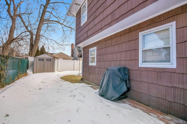 35 Lenox Avenue, Pleasantville, NY 10570