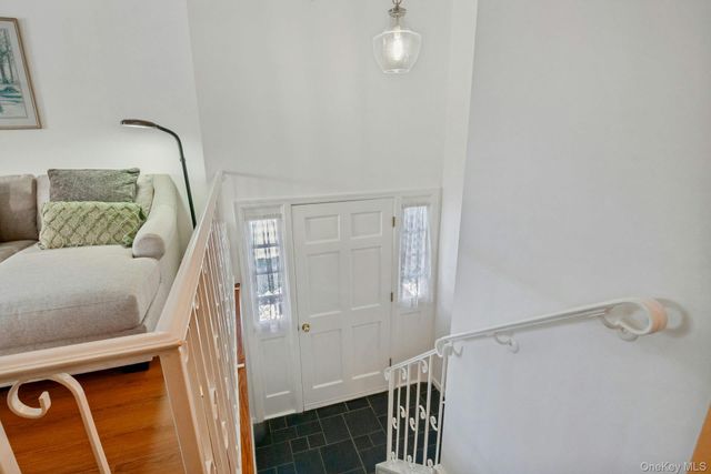 35 Lenox Avenue, Pleasantville, NY 10570