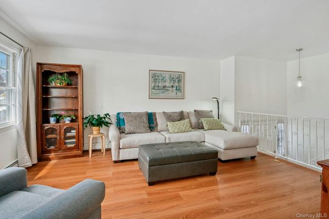 35 Lenox Avenue, Pleasantville, NY 10570