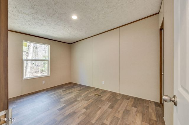 325 Laws Road, Greeneville, TN 37743