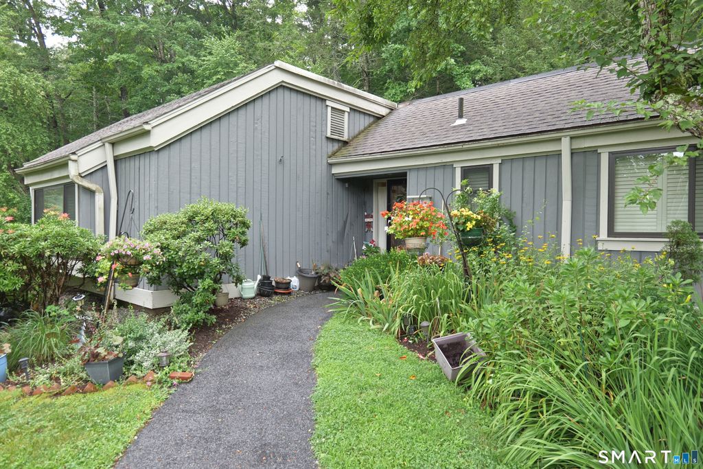 345 Heritage Village A, Southbury, CT 06488