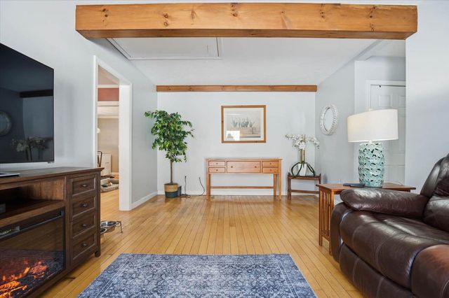 143 Walnut Avenue, North Hampton, NH 03862