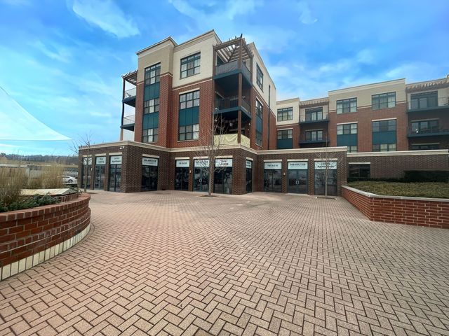 1 N Main Street, Algonquin, IL 60102