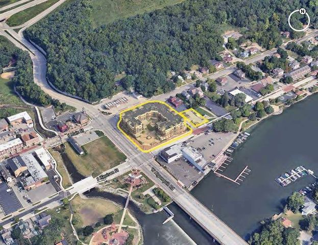 1 N Main Street, Algonquin, IL 60102