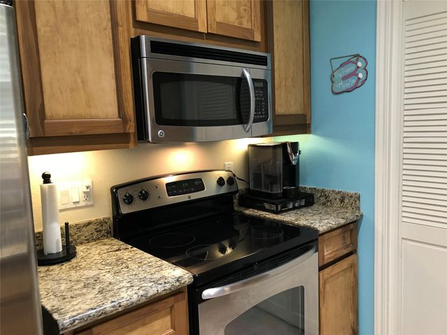 7000 Seawall Boulevard 713, Galveston, TX 77551