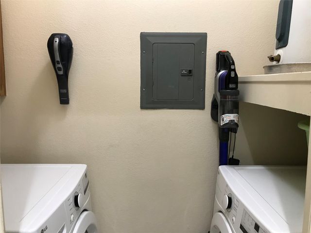 7000 Seawall Boulevard 713, Galveston, TX 77551