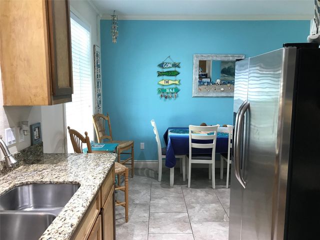 7000 Seawall Boulevard 713, Galveston, TX 77551