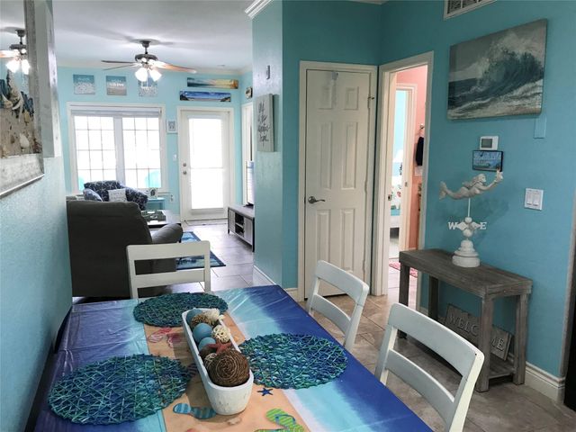 7000 Seawall Boulevard 713, Galveston, TX 77551