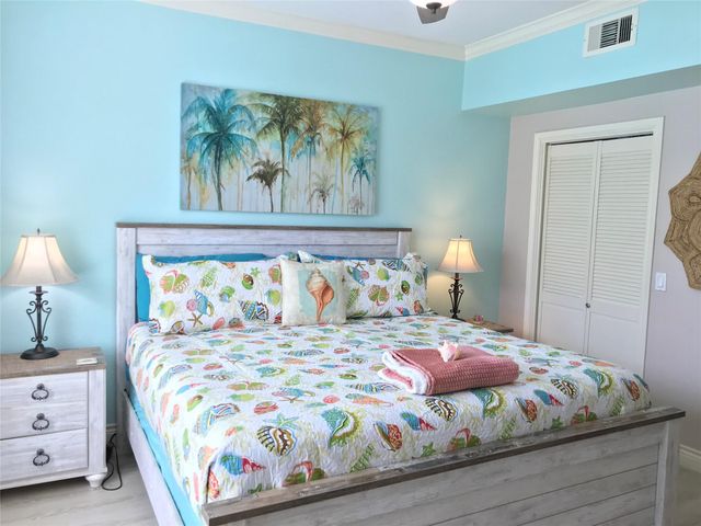 7000 Seawall Boulevard 713, Galveston, TX 77551