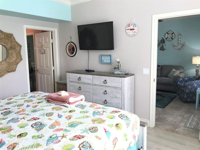 7000 Seawall Boulevard 713, Galveston, TX 77551