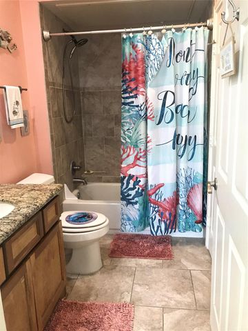 7000 Seawall Boulevard 713, Galveston, TX 77551