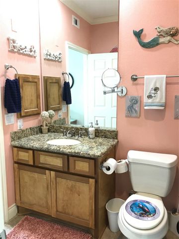 7000 Seawall Boulevard 713, Galveston, TX 77551