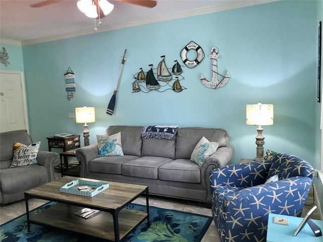 7000 Seawall Boulevard 713, Galveston, TX 77551